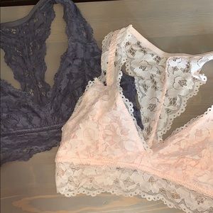 2 lace bras